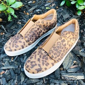Very Volatile Forza Leopard Sneaker Size 10